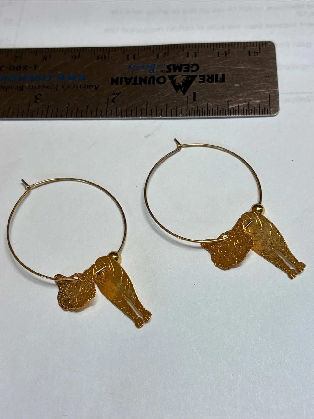 Gold vintage Cat Hoop Earrings - Unbranded